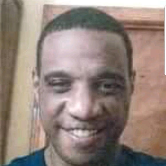 Profile Picture of Lester Mitchell (@lestermitchell) on Poshmark