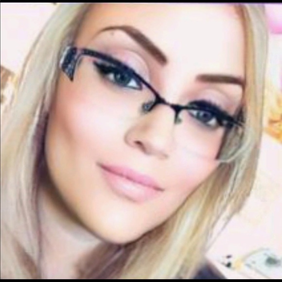 Profile Picture of Janet Monroy (@janetmonroy371) on Poshmark