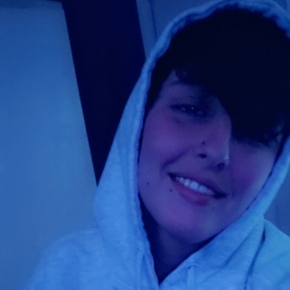 Profile Picture of Shawntell Thibodeaux (@shawntell20) on Poshmark