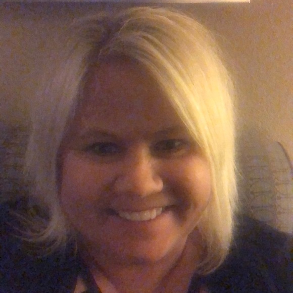 Profile Picture of Nancy Cook (@nancycook456) on Poshmark