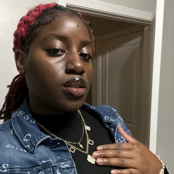 Profile Picture of Briana Moultrie (@brianamoultrie) on Poshmark