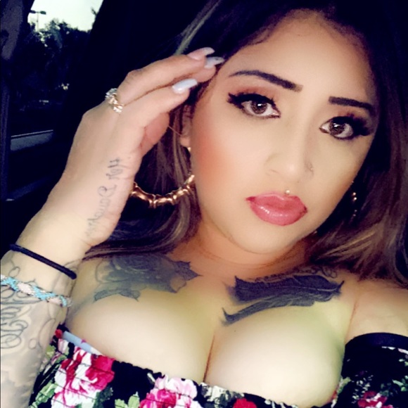 Profile Picture of Sonya Jimenez (@youcachetitos) on Poshmark