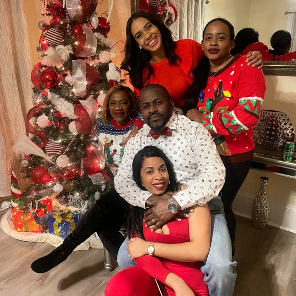 Profile Picture of Sobeida Bello (@sobello) on Poshmark