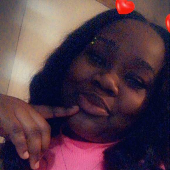 Profile Picture of Lorenda Aint'for this'shit (@beautyizhername) on Poshmark