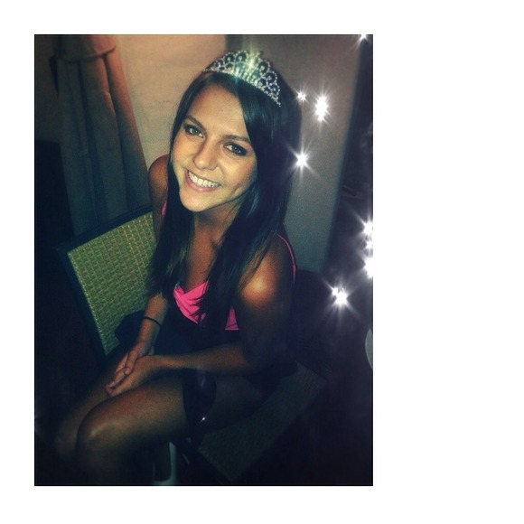 Profile Picture of Kymberly Hoppers (@kymhoppers) on Poshmark