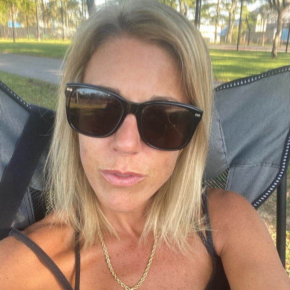 Profile Picture of Jennifer Marchignoli (@jesm44) on Poshmark