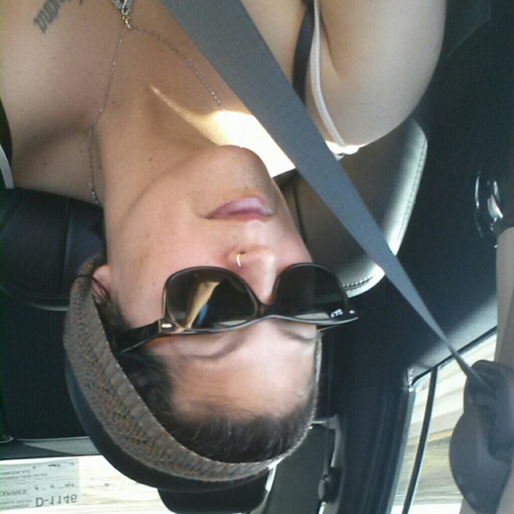 Cicily Weddell - Poshmark Profile Picture of Cicily Weddell (@caries) on Poshmark