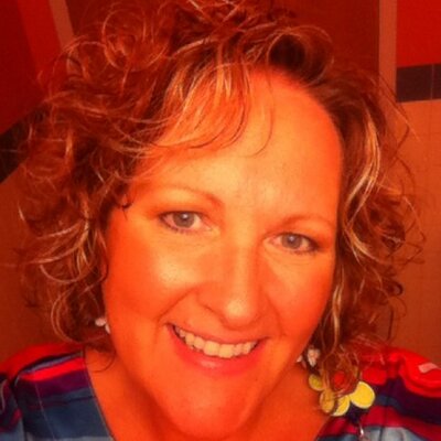 Profile Picture of Laura Vaughn (@LauraAVaughn) on Twitter