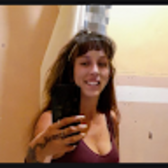 Profile Picture of Gale Zadrozny (@zadroznygale1) on Poshmark