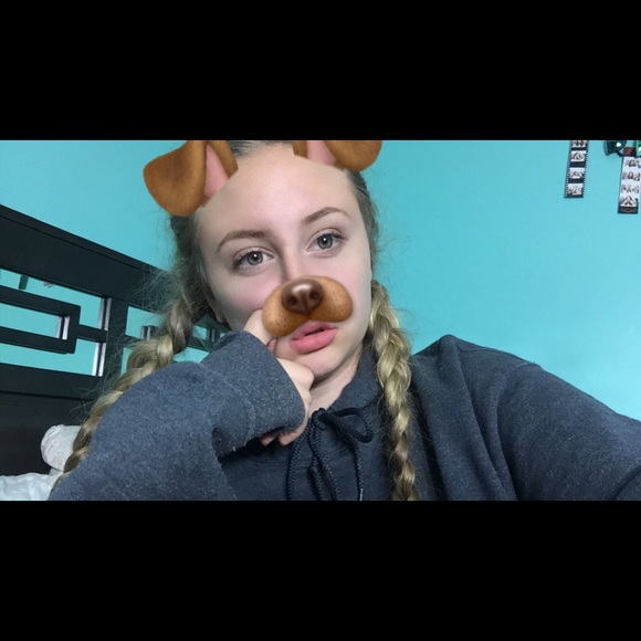 Profile Picture of Katelyn Caplette (@katelyn234) on Poshmark