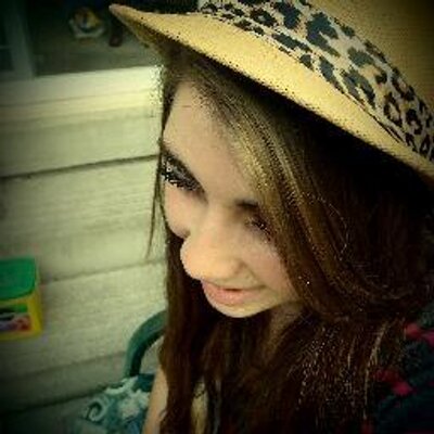 Profile Picture of Danielle Lapointe (@smiles4danielle) on Twitter