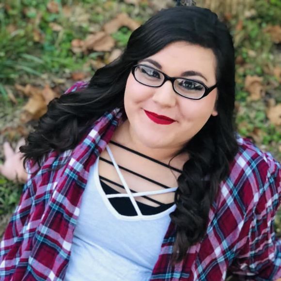 Profile Picture of Robin Rhea (@iluvbubbajoe1) on Poshmark