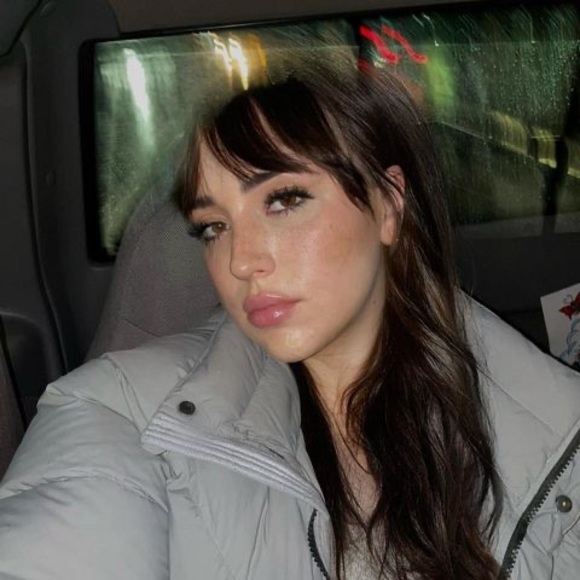 Profile Picture of Indigo Viani (@indigogarcia) on Poshmark
