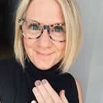 Profile Picture of Michelle Albright (@easy_awesome_nails) on Instagram