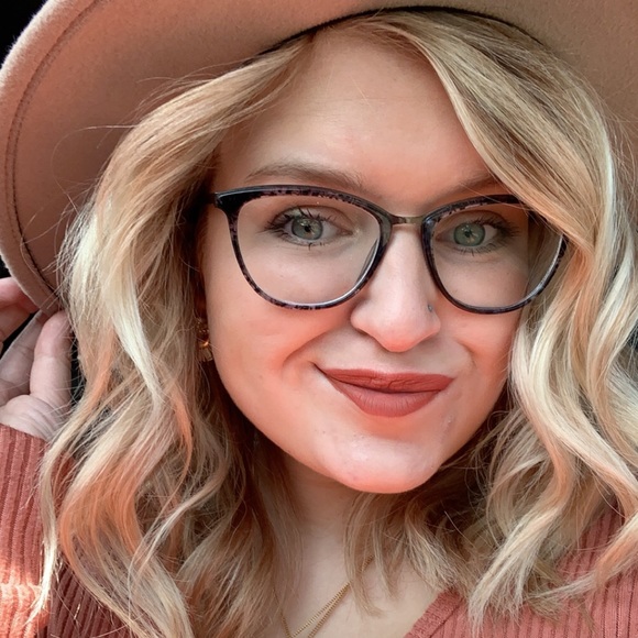 Profile Picture of Jamie Muehling (@jamie_muehling) on Poshmark