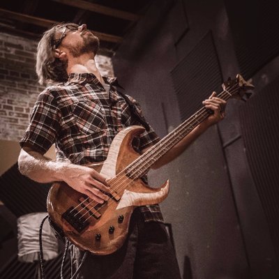 Profile Picture of Dan Petrovic (@DJPGuitars) on Twitter