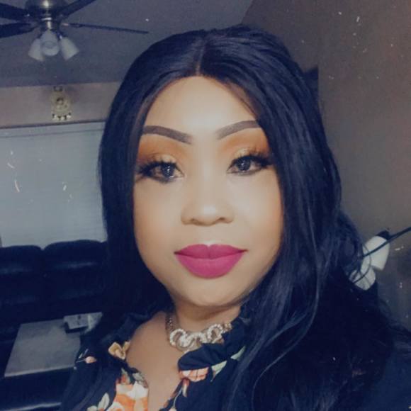 Profile Picture of Adja Thiouf (@adjandothe) on Poshmark