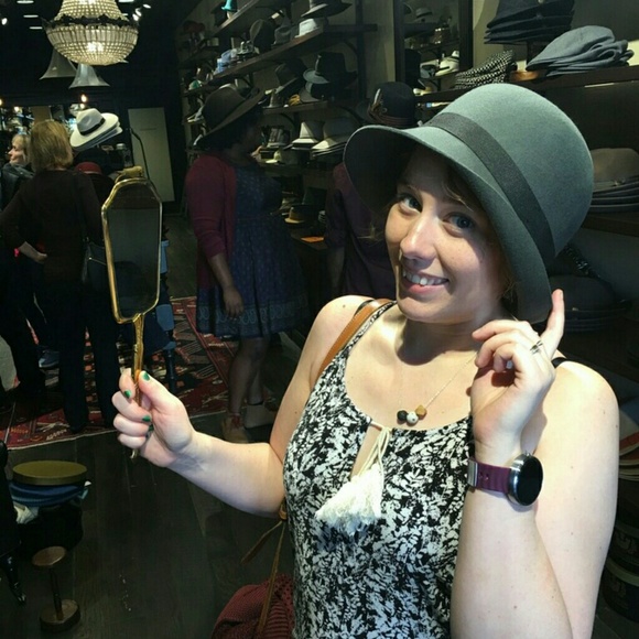 Profile Picture of Megan Pearson (@megazor) on Poshmark