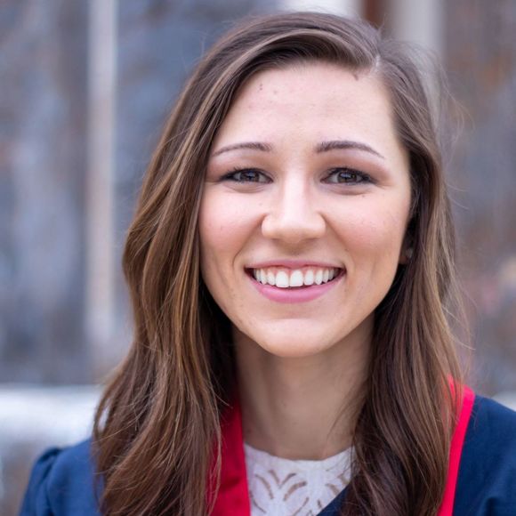 Profile Picture of Lindsay Wisehart (@wisehartlj) on Poshmark