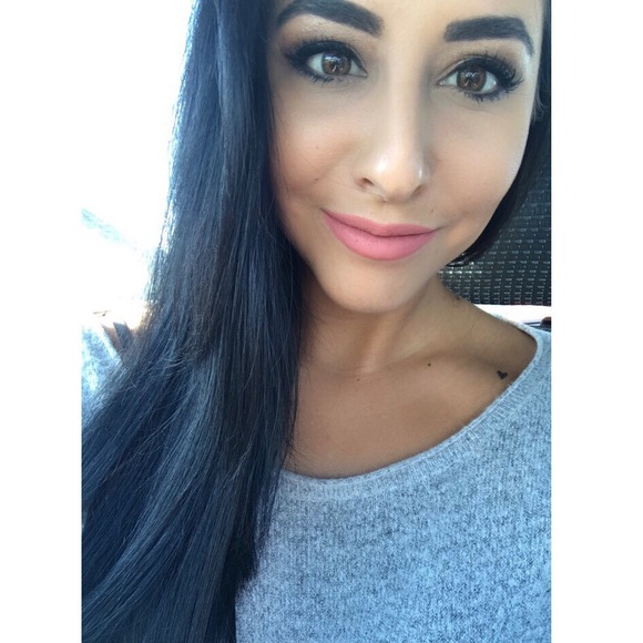 Profile Picture of Natalie Dileonardo (@nataliedileonar) on Poshmark