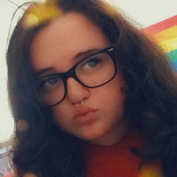 Profile Picture of Tori Bowman (@vicss) on Poshmark