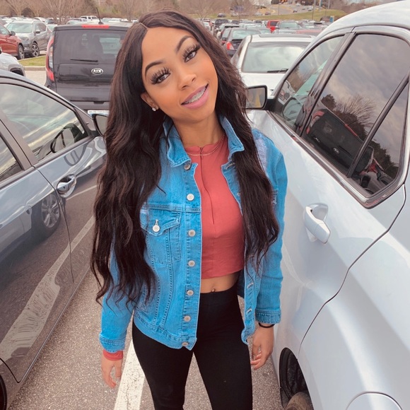 Profile Picture of Tia Bryant (@tiarenee9920) on Poshmark