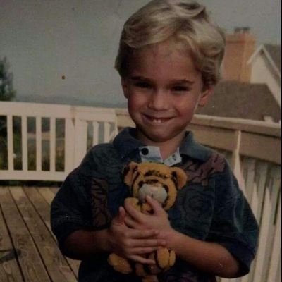 Profile Picture of David Jester (@Bleagueballer) on Twitter