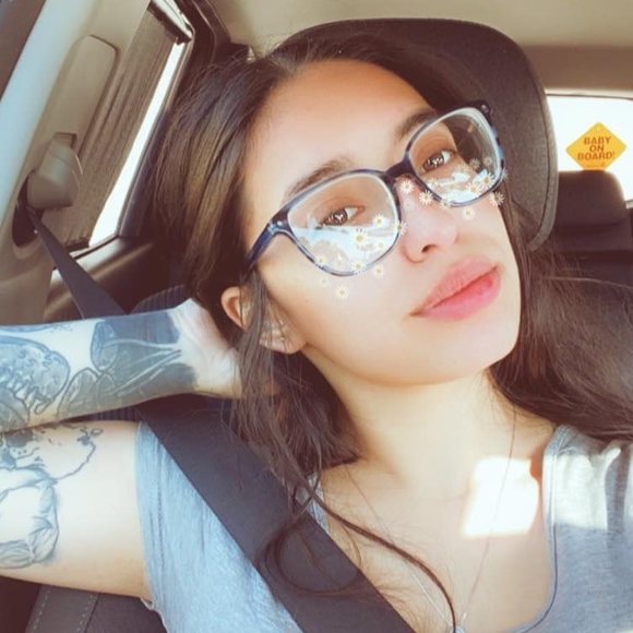 Profile Picture of Christina Woolf (@mommawoolf) on Poshmark