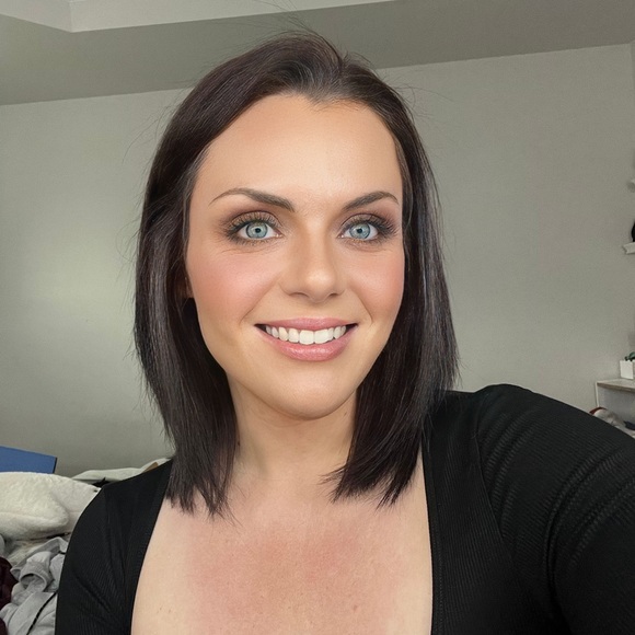 Profile Picture of Emily Lynagh (@em_uhh_lee) on Poshmark