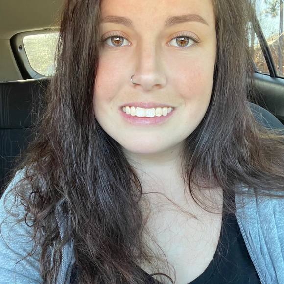 Profile Picture of Candice Carroll (@cc92897) on Poshmark