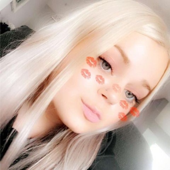 Profile Picture of Lillian Carson (@lillian_carson) on Poshmark