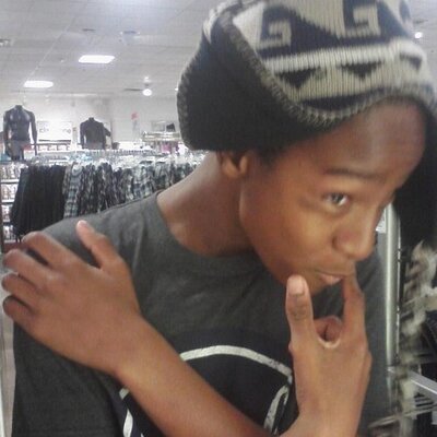 Profile Picture of Zach August (@zach_ish) on Twitter