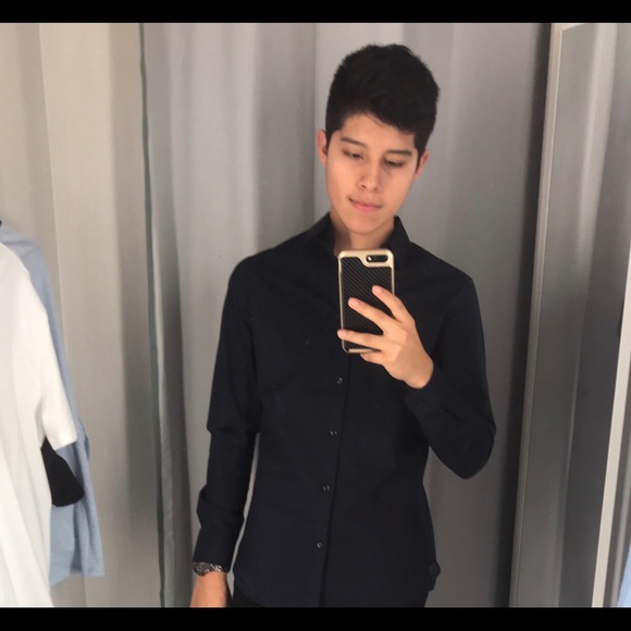 Profile Picture of Chris Rosario (@cr8910) on Poshmark