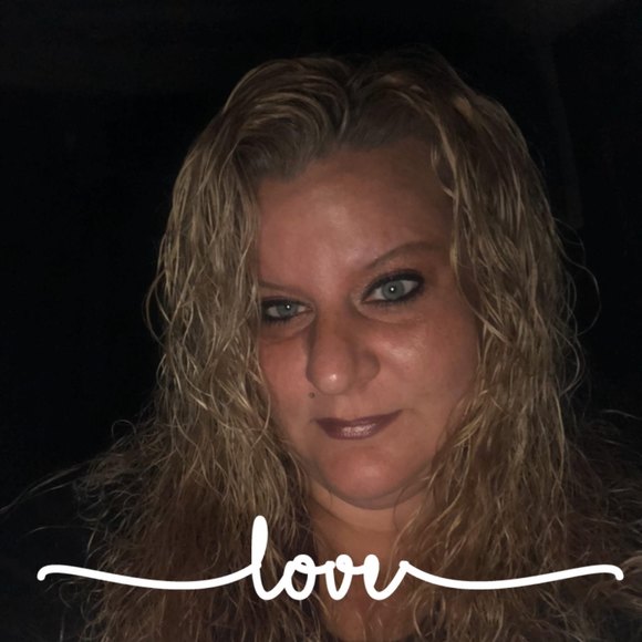 Profile Picture of Kimberly Riddle (@kimberriddle) on Poshmark