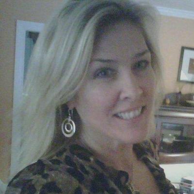 Profile Picture of Sandy Decker (@sdecker_sdecker) on Twitter