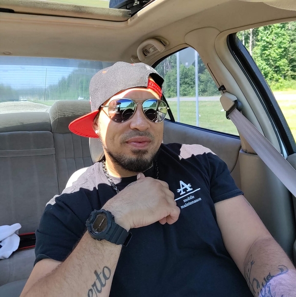 Barry Rivera - Poshmark Profile Picture of Barry Rivera (@barryjay) on Poshmark