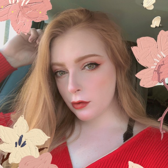 Profile Picture of Ashlee Huffaker (@ashxhan) on Poshmark