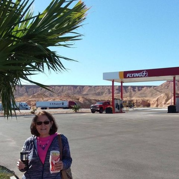 Profile Picture of Marcia Luetkemeyer (@mluetkemeyer) on Poshmark
