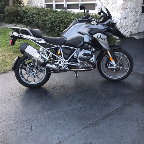 Profile Picture of Ray Gallegos (@shadowray14) on Poshmark