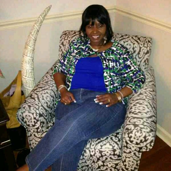 Profile Picture of Pamela Rudolph (@mrspmr) on Poshmark