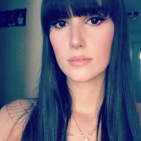 Alyssa Lindquist - Poshmark Profile Picture of Alyssa Lindquist (@alyssababyboo) on Poshmark