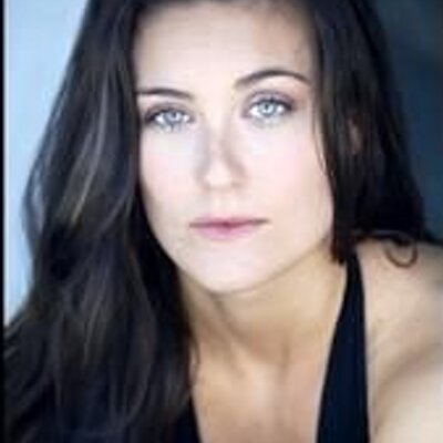 Profile Picture of Julia Roux (@Julia_Roux) on Twitter