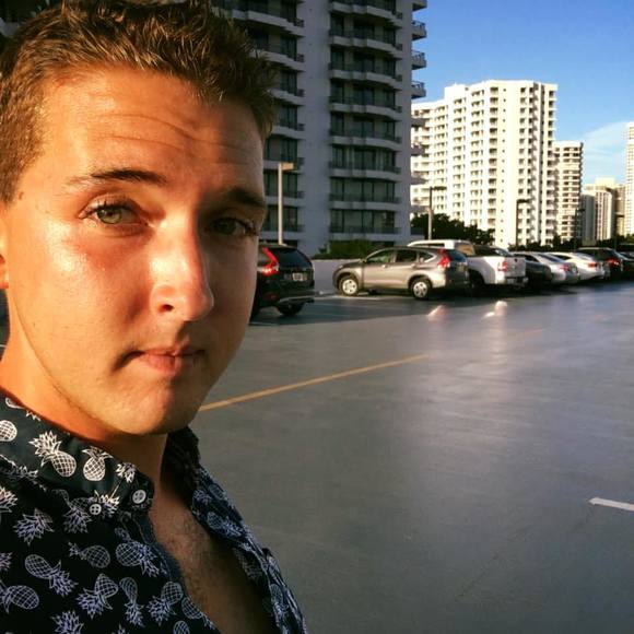 Profile Picture of Kyle Batten (@mrkylebatten) on Poshmark