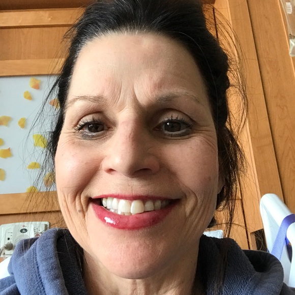 Profile Picture of Eileen Dutter (@rdutter) on Poshmark