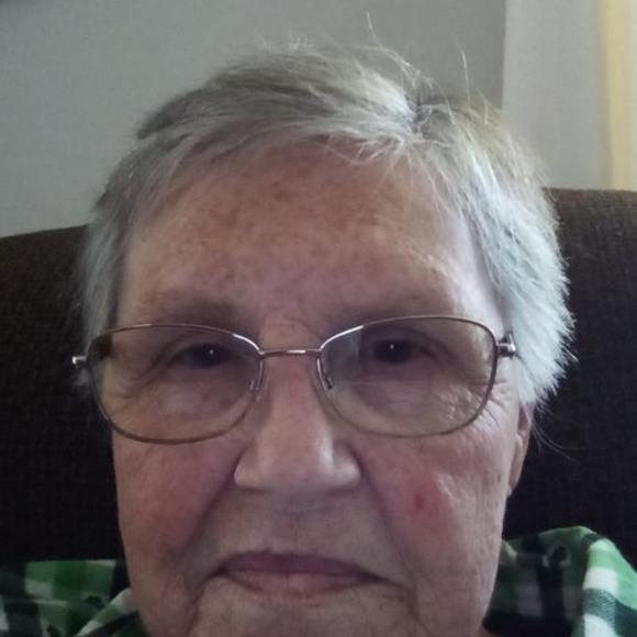 Profile Picture of Jo Bates (@bigjoann70) on Poshmark