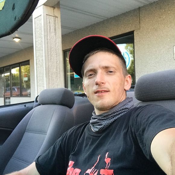 Profile Picture of John Camplese (@johncamplese) on Poshmark