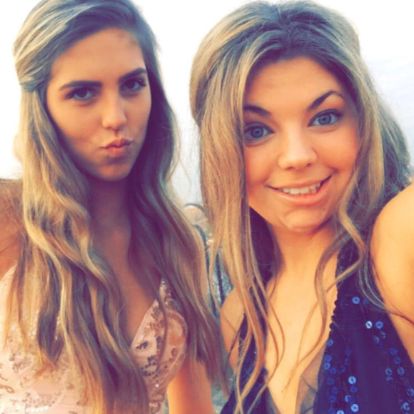 Profile Picture of Catherine Zentmeyer (@czentmeyer20) on Poshmark