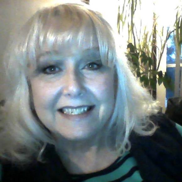 Profile Picture of Janet Fitzstephens (@janetfitz) on Poshmark