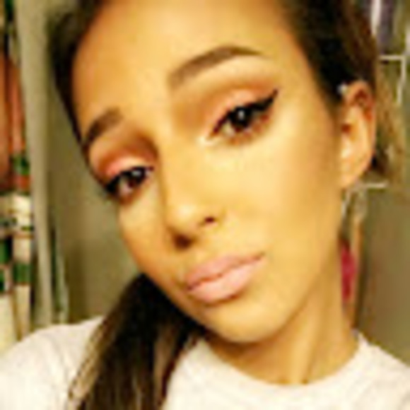 Profile Picture of Courtney Werkmeister (@courtneybri96) on Poshmark