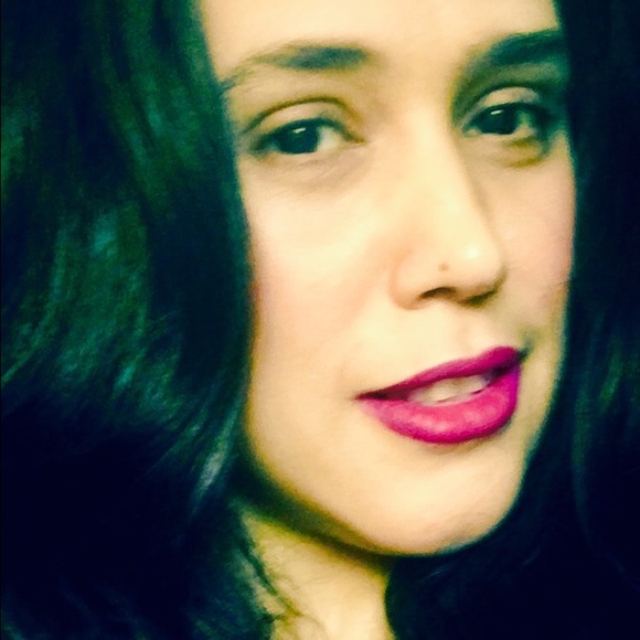 Profile Picture of Dina Ahmed (@dinaahmed) on Poshmark